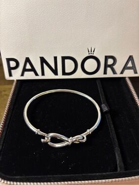 Pandora Silver Infinity Knot Bangle in Silver Tone